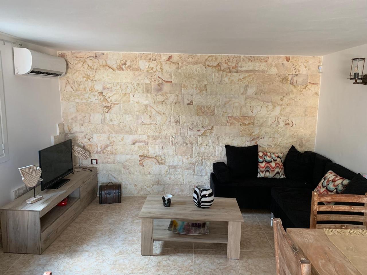 Peaceful House Near Airport Βίλα Pikérmion Εξωτερικό φωτογραφία