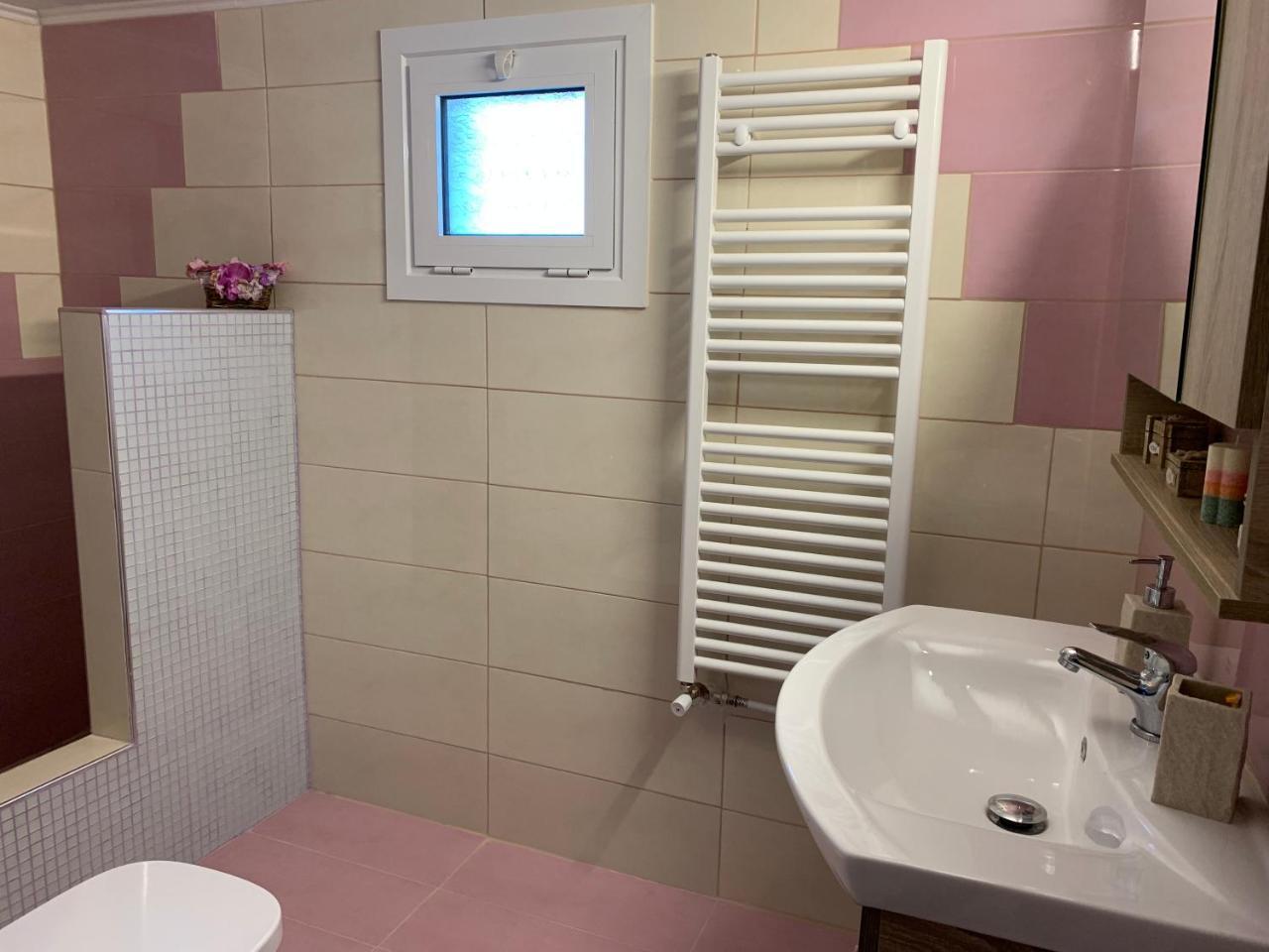Peaceful House Near Airport Βίλα Pikérmion Εξωτερικό φωτογραφία
